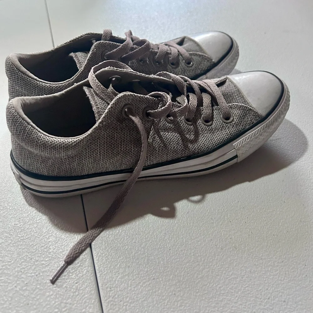 Low Top Converse - Picture 2 of 7